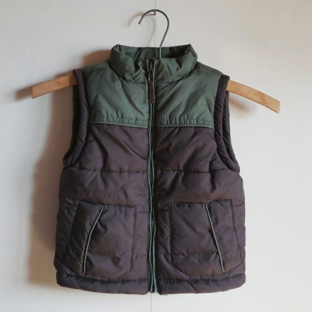 4/$20 Nevada Dark Brown Green Puffer Vest, zip up Size 2T unisex